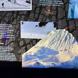 Hier wird das „spanische" Wort Bergschrund erklärt 😜😂