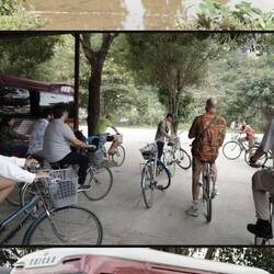 Der erste Stop nach 2 Std. Fahrt war die Besichtigung eines Tempels per Fahrrad