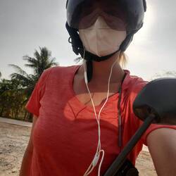 Mask was highly recommended for the dirtroads here 😬