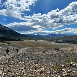 Das Camp ist weit hinten in Sicht, aber es zieht sich dann sehr ...
