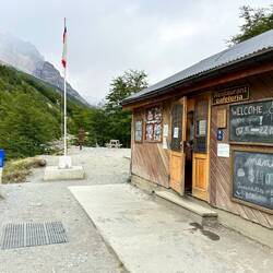Restaurant des Camp Chileno - Zelte auf Stelzenplatformen
