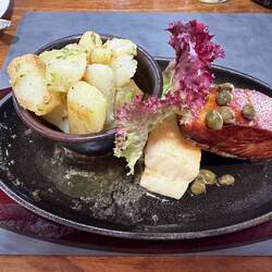 Mein Lachs und noch einer, dessen Namen ich nicht mehr weiß