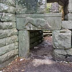 Das Löwentor. Der sieht eher wie eine Wildsau aus😂