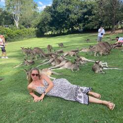 Chillin with my new friends 😆