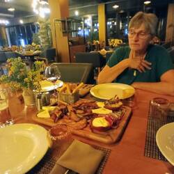 Alban. Meze, hauptsächlich Fleisch.....