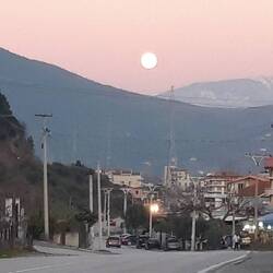 Wolfsmond. Der erste Vollmond im Jahr. Kommt im Bild leider nicht rüber 😢