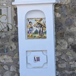 Der Kreuzweg zur Kirche