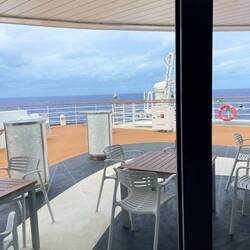 Blick aus der Disco beim Schreiben von Findpenguin