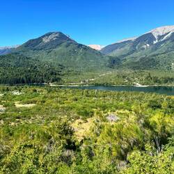 reger Ausflugs- + Badebetrieb am anderen Ufer