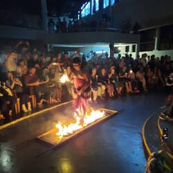 Na klar, bisschen Feuerzauber für die Touris musste dann doch sein🤣