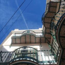 Balkone sind sogar von unten gefliest 😉