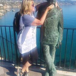 Eine Umarmung für den Künstler😉