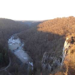 Talblick ins Große Lautertal von der Aussichtsplattform an der Ruine Wartstein
