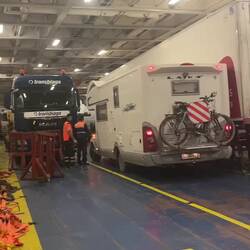 Wir mussten am Ende wieder rückwärts raus und auf ein anderes Deck. 😂😅😅