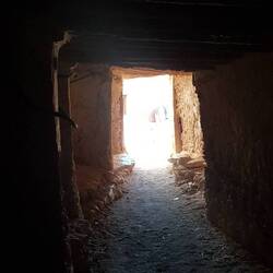 Ausgang aus dem alten Dorf