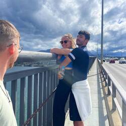 War zu klein um über das geländer zu gucken