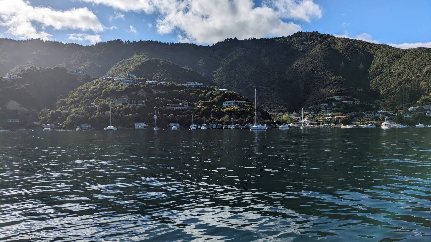 Beautiful calm morning in Waikawa Bay