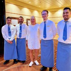 die Weinprobe ruft vor dem Rossini