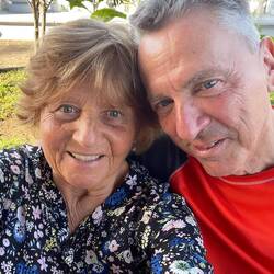 Aber hier! Selfie auf der Parkbank