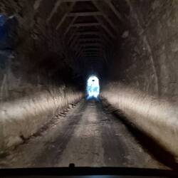 Einfacher Tunnel am Forgotten World Highway