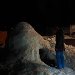 So sah unser Iglo aus, Kapazität: 10 gequetschte Leute