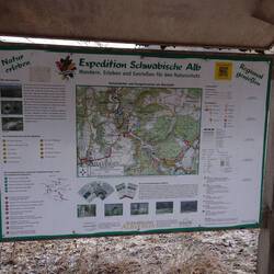 Schautafel am Wanderparkplatz Anhausen: hier geht´s wieder los.