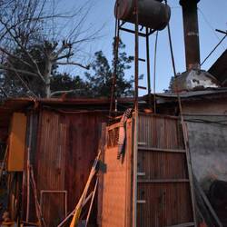 Douche un brin rustique chez Mehmet