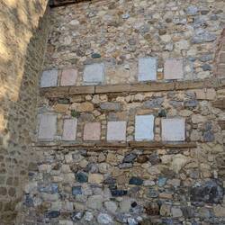 Embedded gravestones