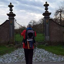 Tolle Einfahrt, nichts dahinter!😳