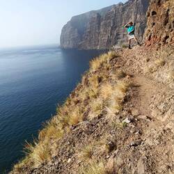 Regine blickt Richtung Los Gigantes.