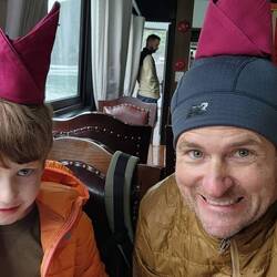 They are fabric crowns, right? 😂