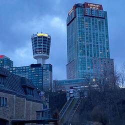 Für dijenigen die die Höhenmeter zu viel sind können die Bahn nehmen 🤪