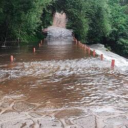 Gerade war hier noch eine Brücke