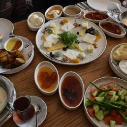 Khavalti (= petit déjeuner turc) avec les copaines !