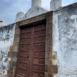 Auch dieses Anwesen, eine Finca, gibt keinen Blick frei ins Innere.