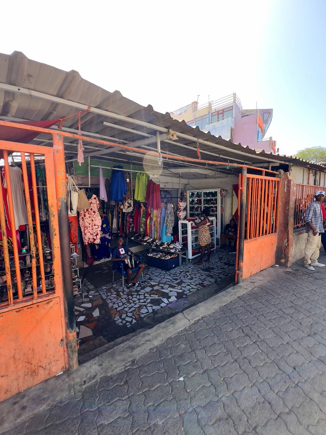 der Haupteingang zum Markt