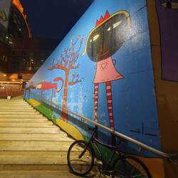 Unvorstellbar wie bunt und vielseitig die Fassaden hier sind.