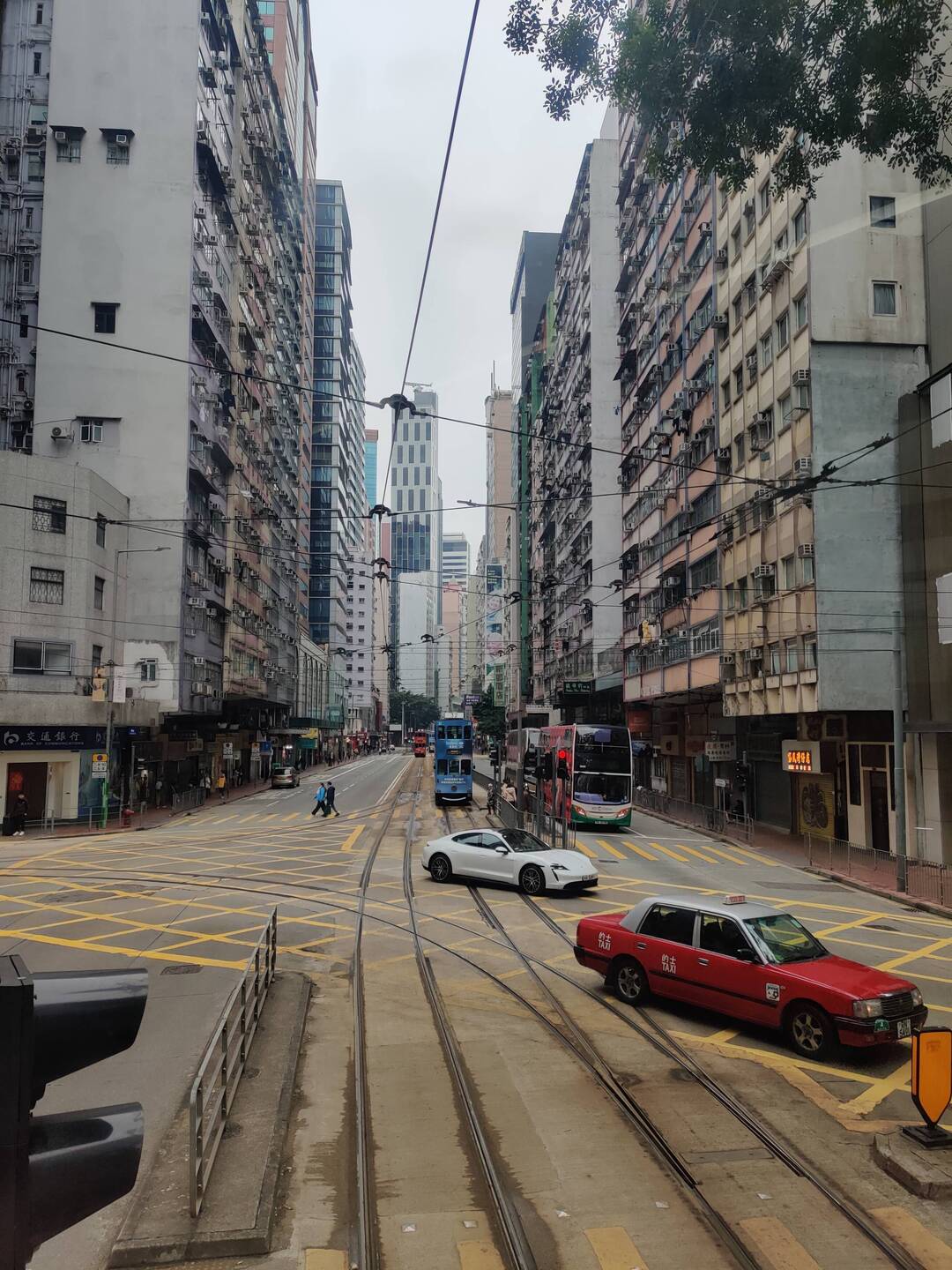 Plusieurs époques de transport en une photo