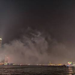 "Léger" nuage post 25 minutes de feu d'artifice