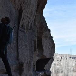 Nous partons en exploration-escalade des lieux