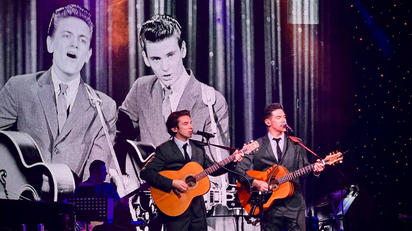 Everly Brothers's tribute band, The Bird Dogs
