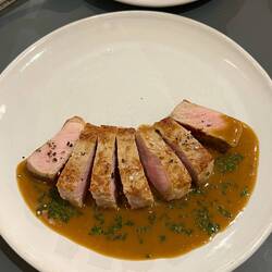 Faux fillet de veau rôti, sauce au poivre