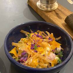 Oeuf de ferme mollet au choux fleur, poutarguex citron confit