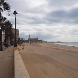 Kirche (und Kloster) am Strand