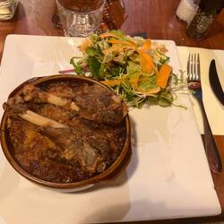 Cassoulet toulousain (saucisse de Toulouse, confit de canard et poitrine fumée)
