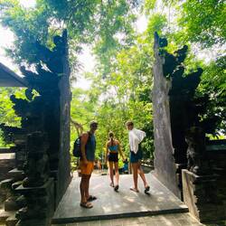 Auf dem Weg zum Padang Padang Beach 🏝️