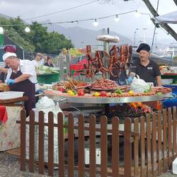 Man will auf den Ansturm der ausgehungerten Besucher gut vorbereitet sein 🍗🍖🥩🌭