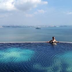 (de facto) private infinity pool