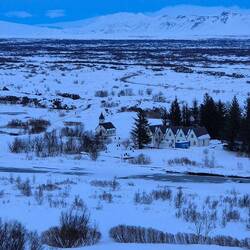 Kirche und ein paar typische Häuschen