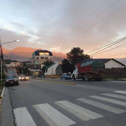 Nach einem längeren Gespräch im touribüro überrascht uns ein schönes Abendlicht.